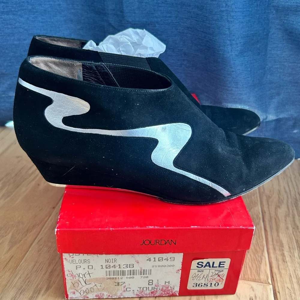 Vintage Charles Jourdan Black Suede Booties 8 1/2 Silver Stripe 80’s